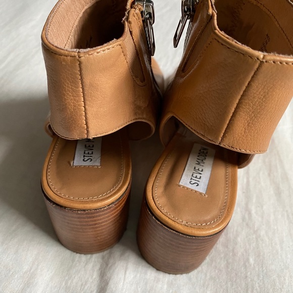 SANDALS TAN 7 1/2 BY STEVE MADEN WORN VERY LITTLE - Picture 3 of 4
